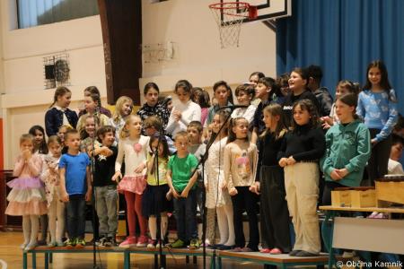 Otroci Osnovne šole Marije Vere Mi smo svet, mi smo otroci (16)